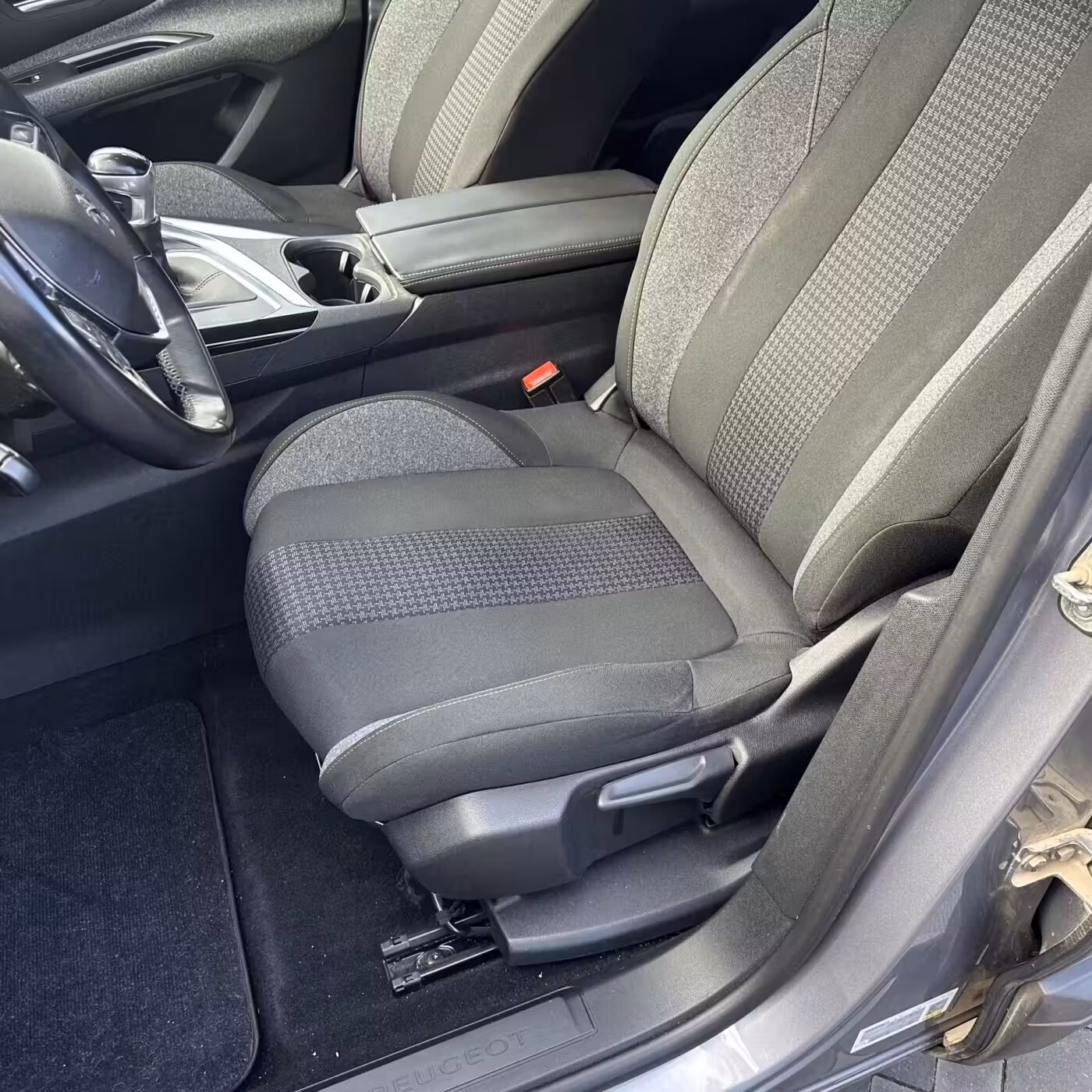 Peugeot 3008 фото 11