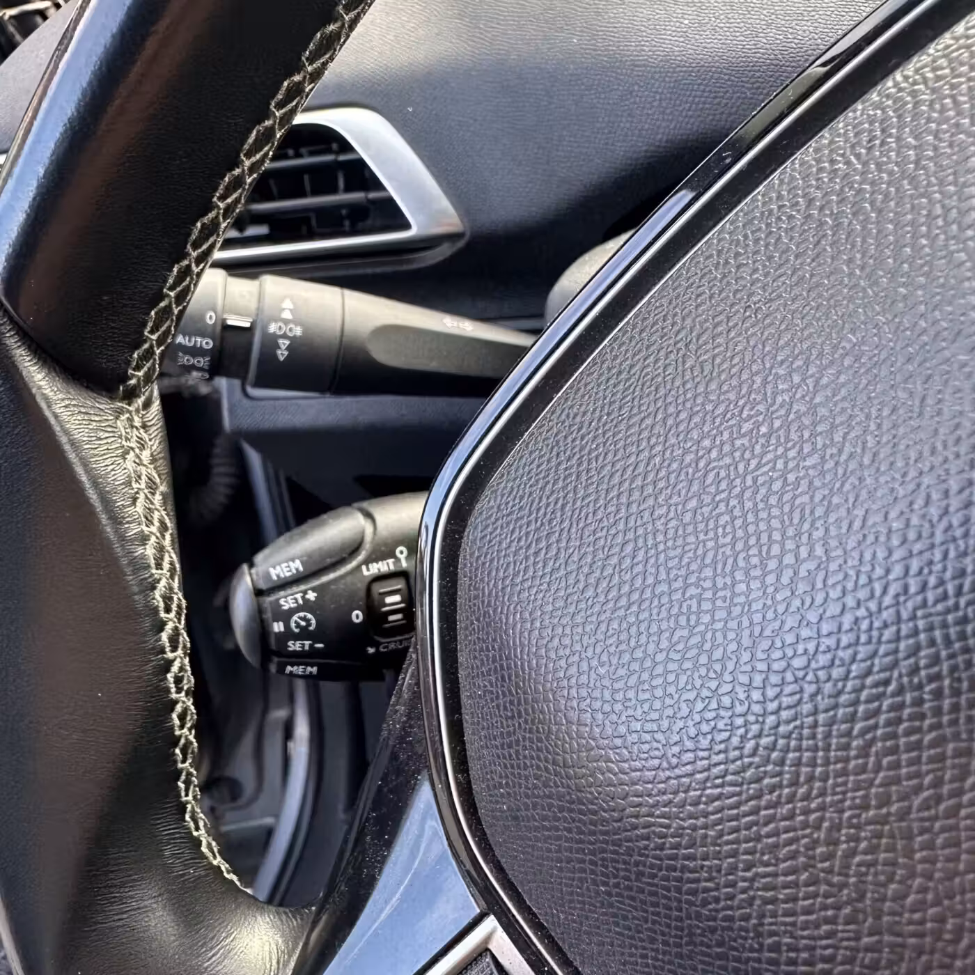 Peugeot 3008 фото 16