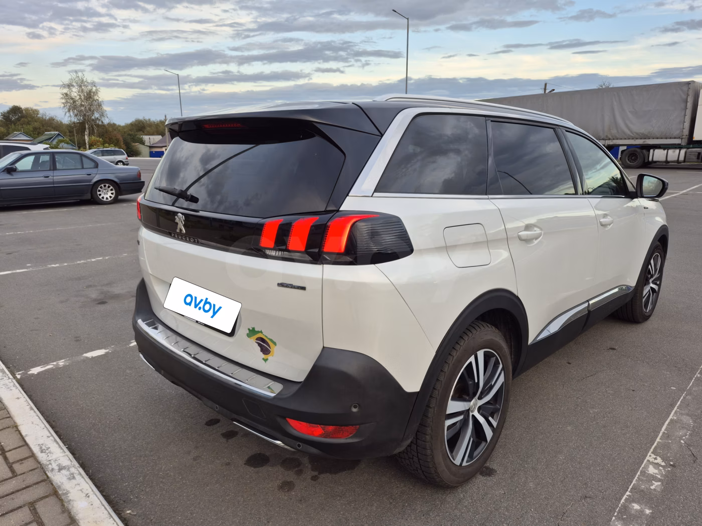Peugeot 5008 фото 5