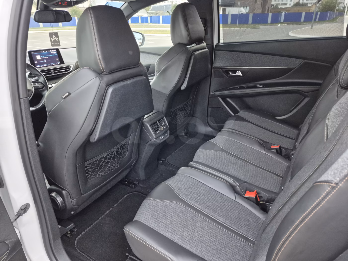 Peugeot 5008 фото 12