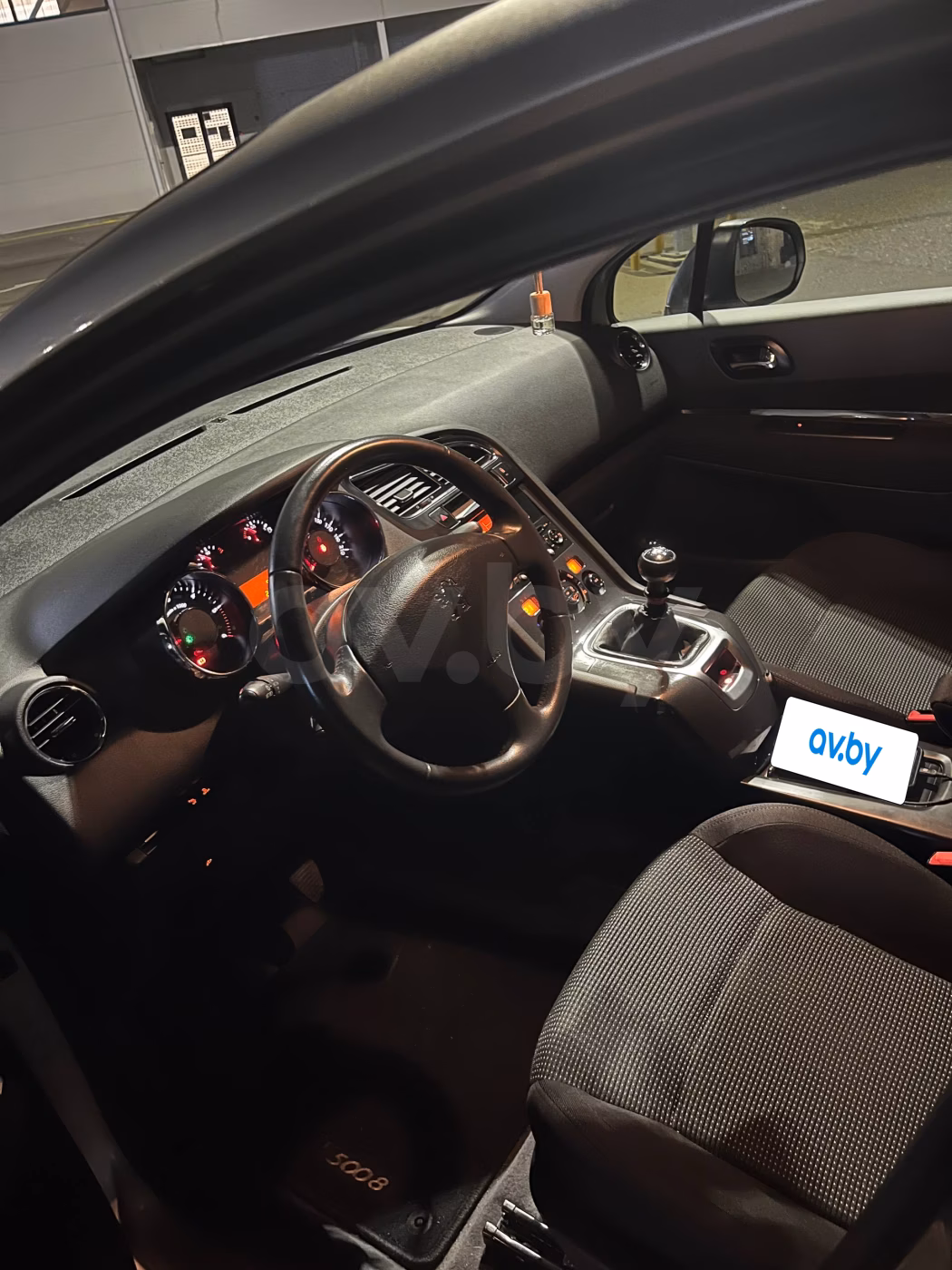 Peugeot 5008 фото 6