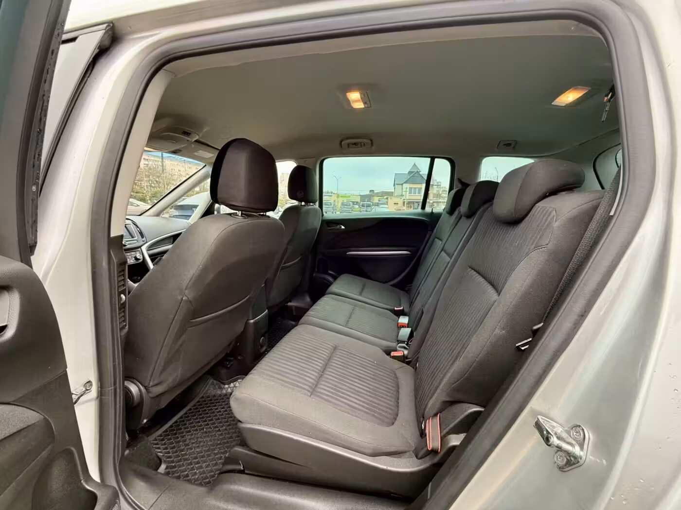 Opel Zafira фото 10