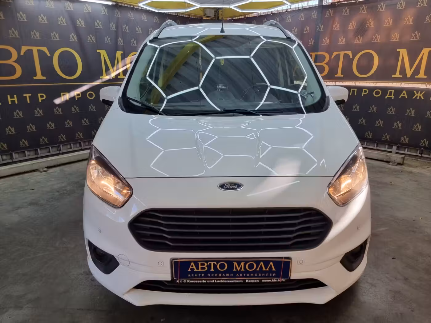 Ford Tourneo Courier фото 2