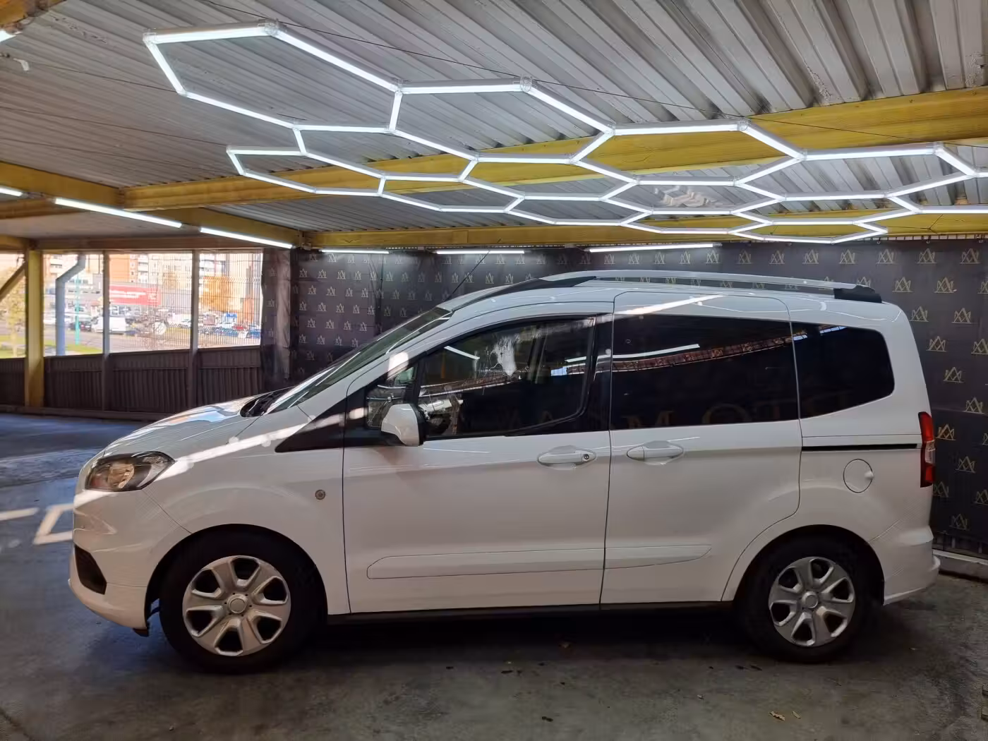 Ford Tourneo Courier фото 4