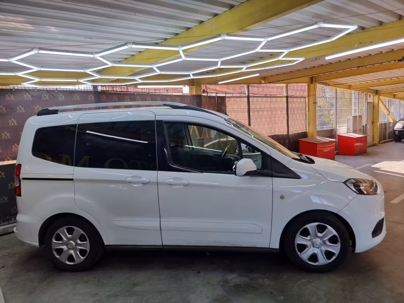 Ford Tourneo Courier фото 5