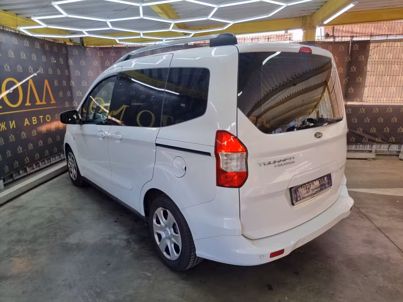 Ford Tourneo Courier фото 6