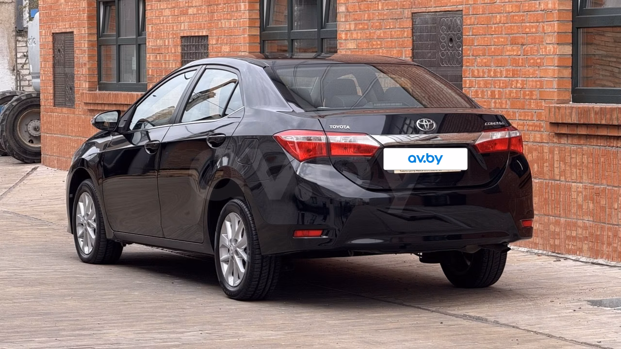 Toyota Corolla фото 5