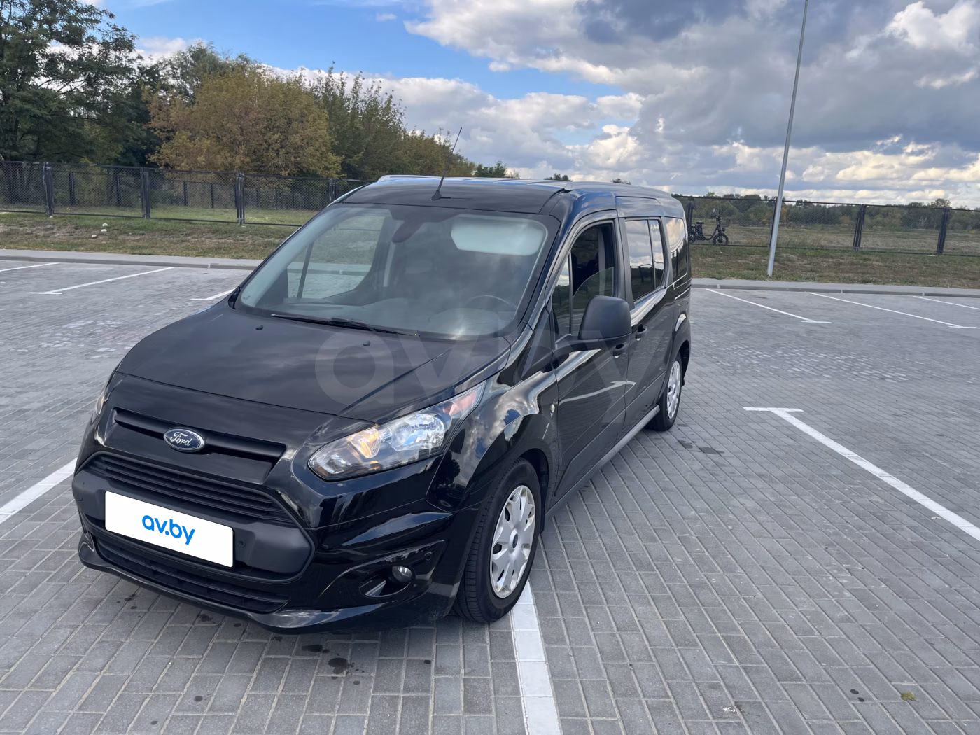 Ford Tourneo Connect фото 2