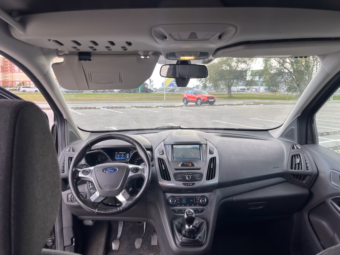 Ford Tourneo Connect фото 8
