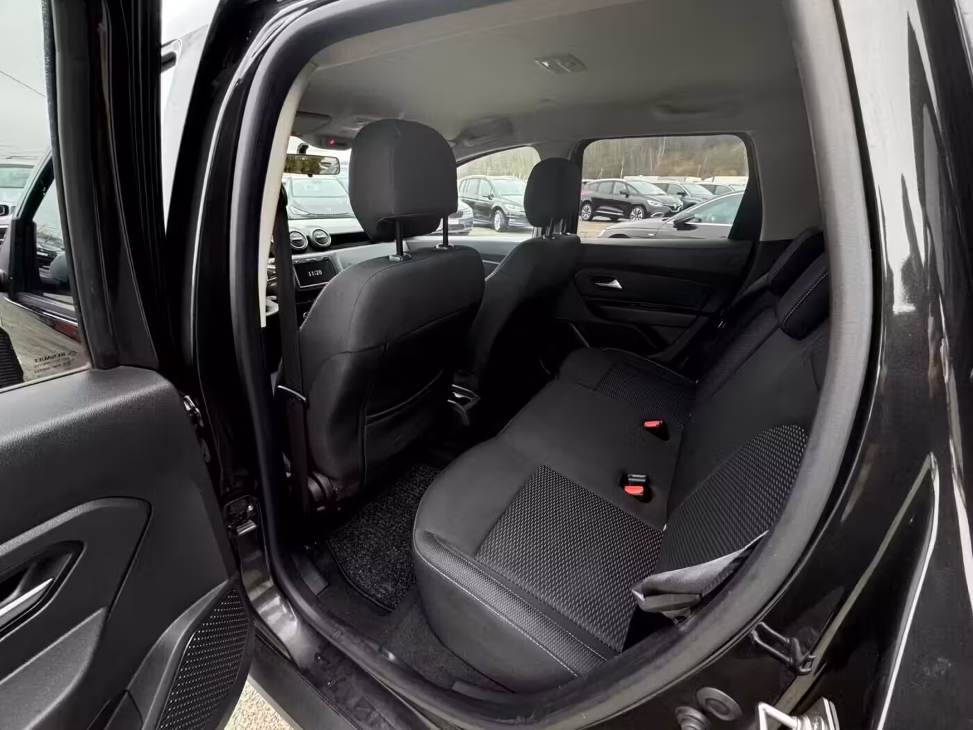 Dacia Duster фото 11