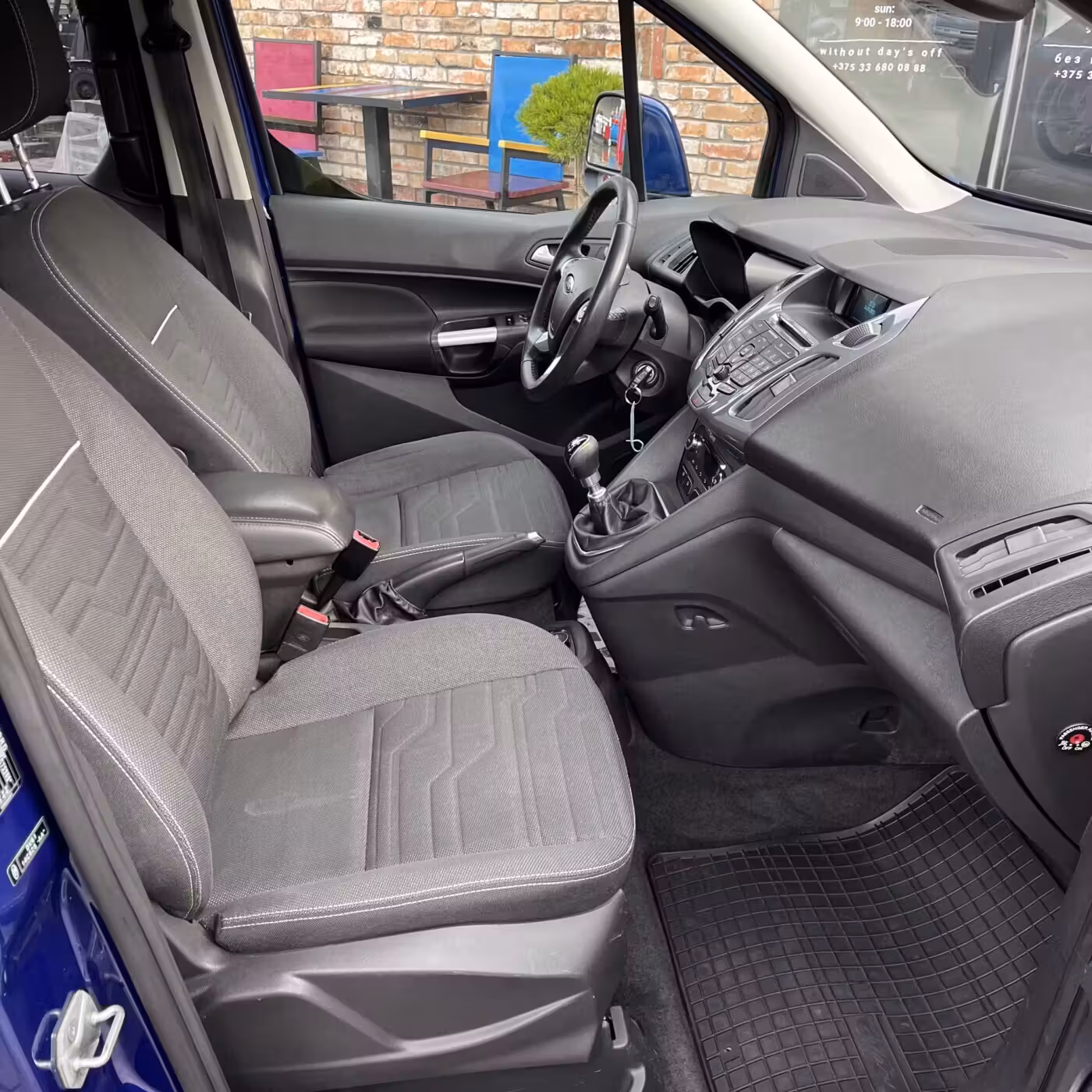 Ford Tourneo Connect фото 12