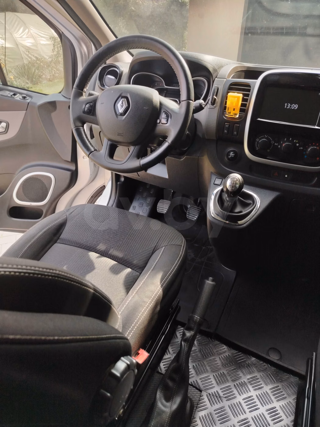 Renault Trafic фото 7