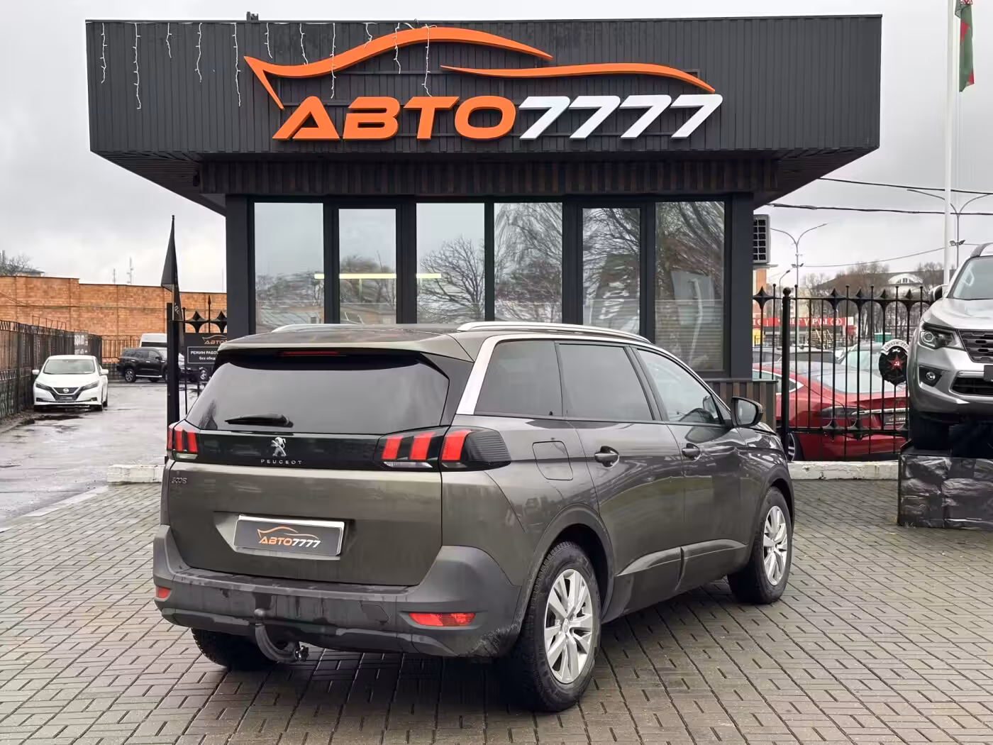 Peugeot 5008 фото 2