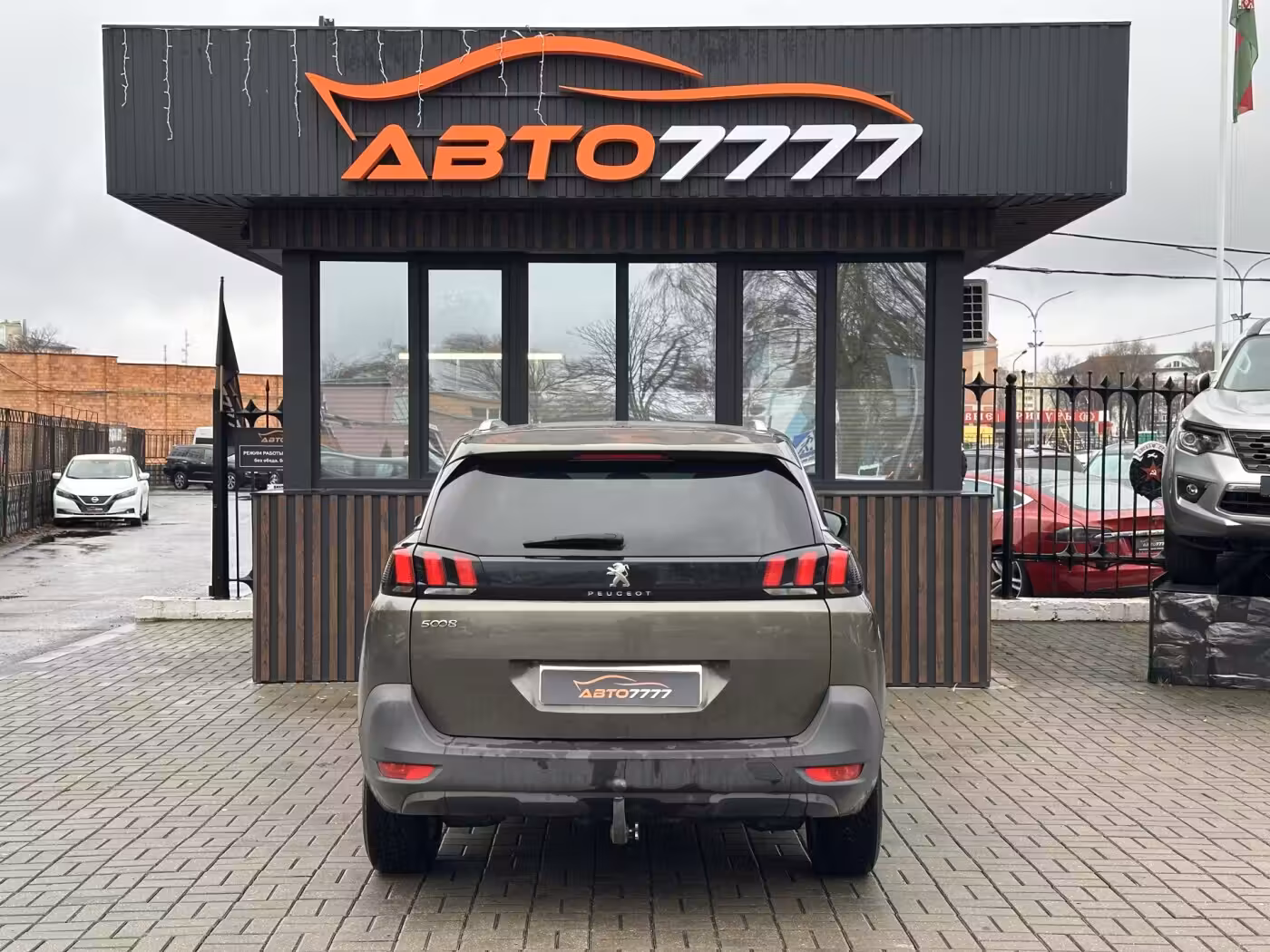 Peugeot 5008 фото 3