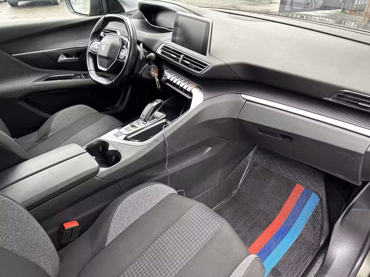 Peugeot 5008 фото 12