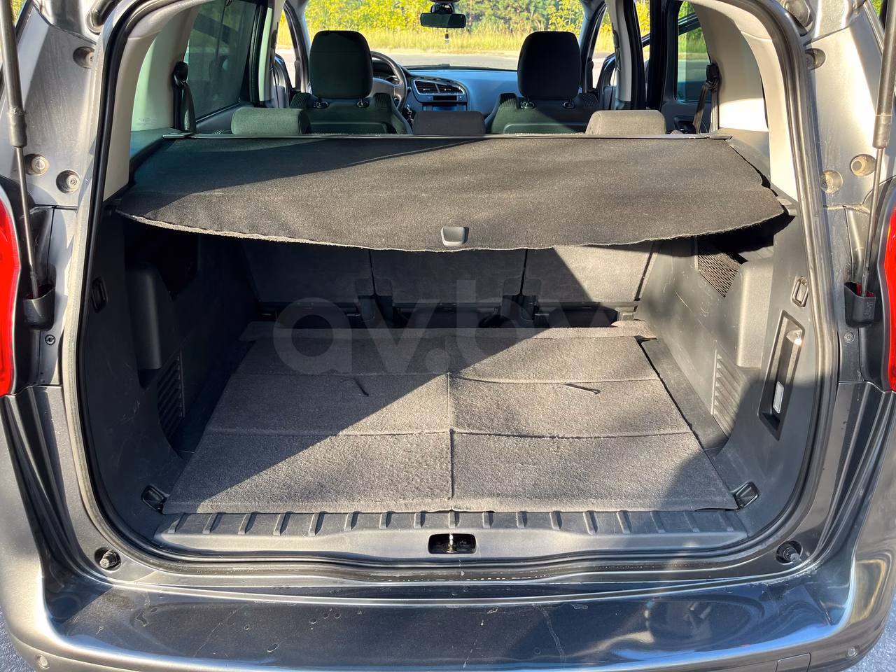Peugeot 5008 фото 7