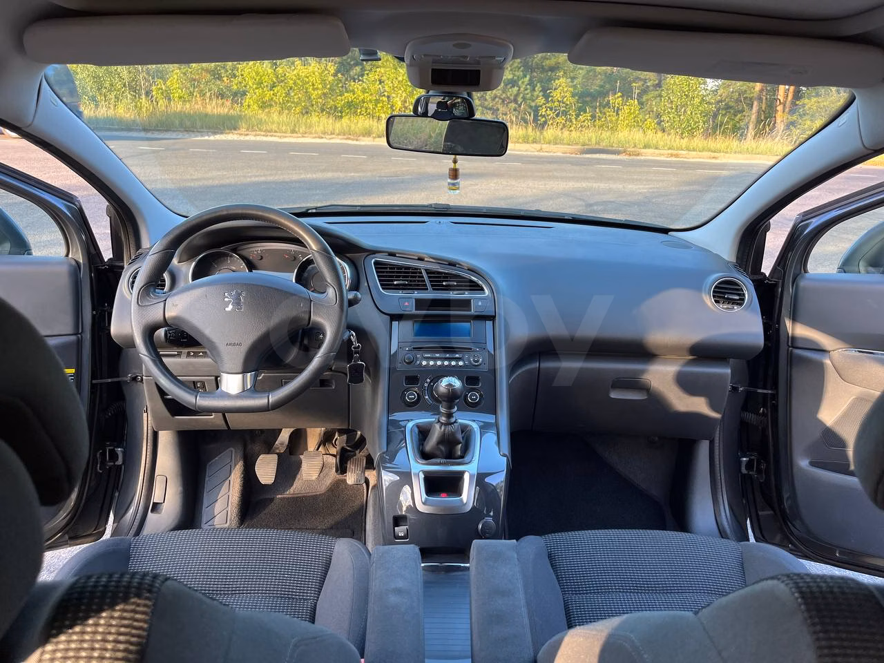 Peugeot 5008 фото 13
