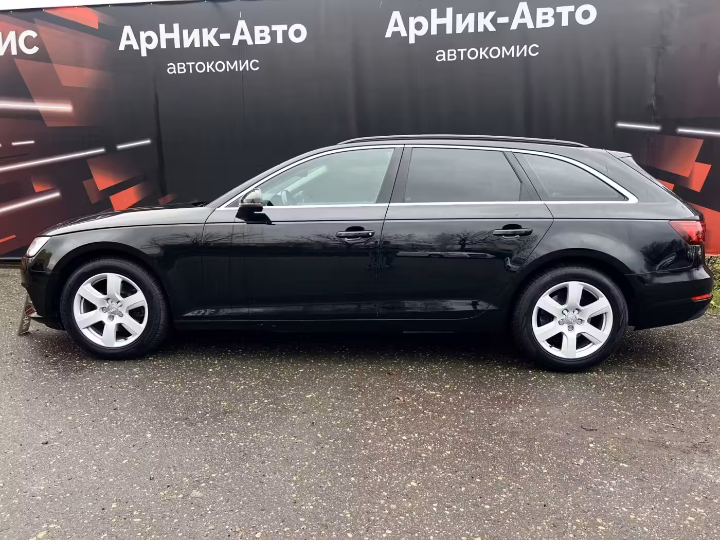 Audi A4 фото 5