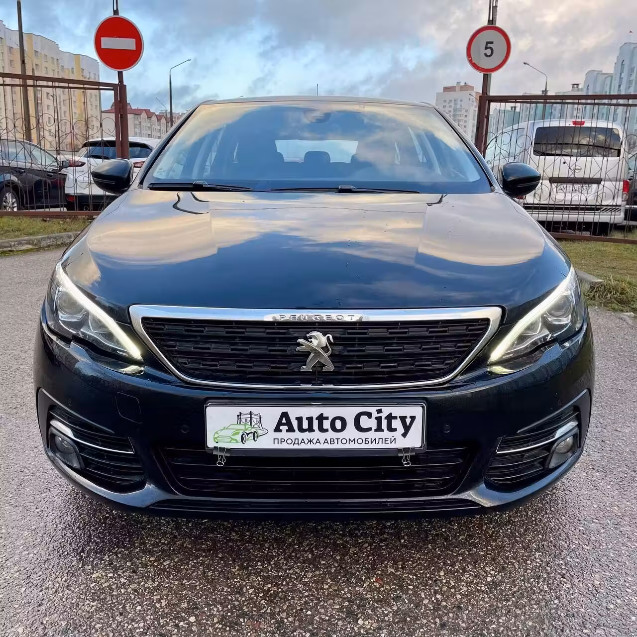 Peugeot 308 фото 2