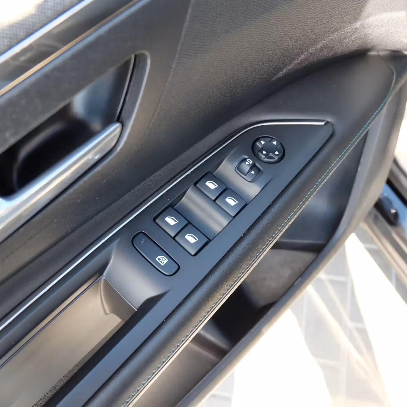 Peugeot 3008 фото 11