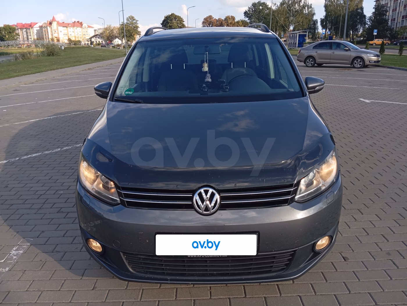 Volkswagen Touran фото 2