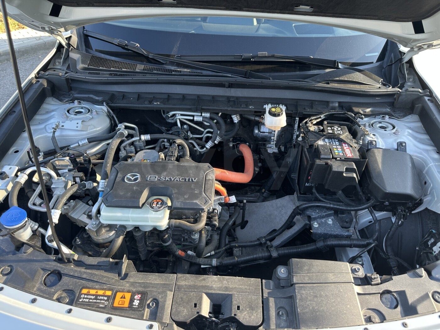 Mazda MX-30 фото 8