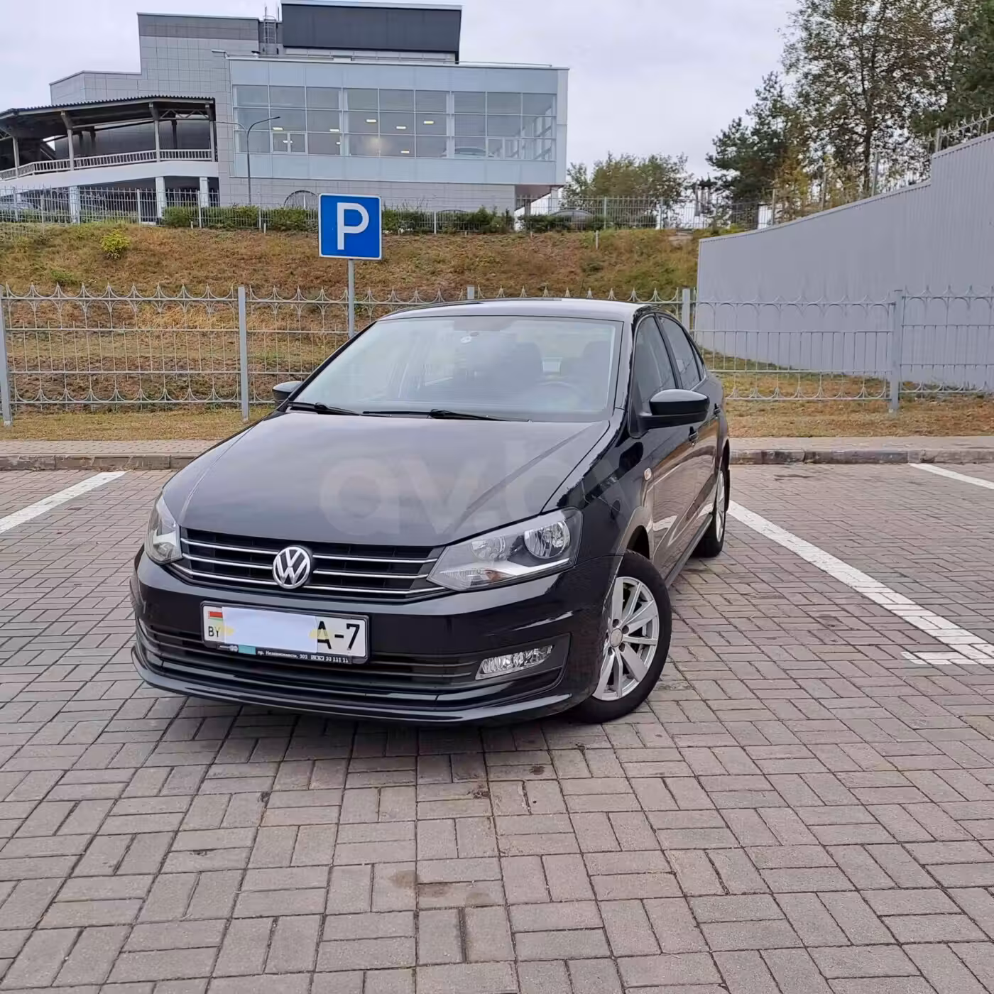Volkswagen Polo Sedan фото 2