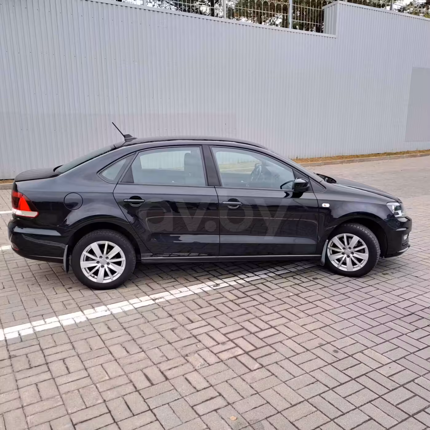 Volkswagen Polo Sedan фото 6
