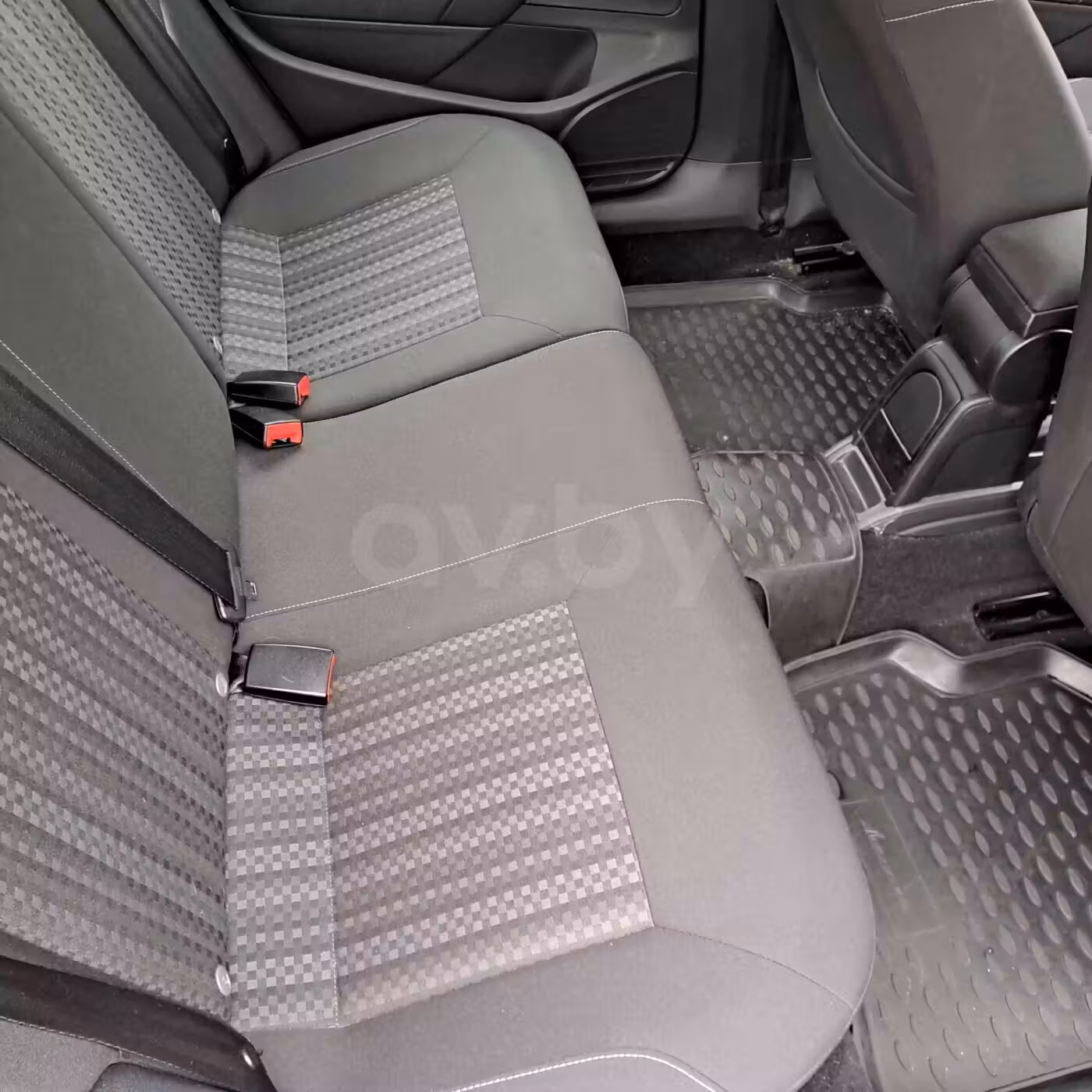 Volkswagen Polo Sedan фото 9