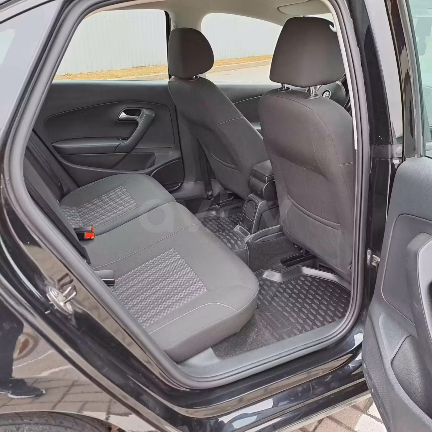 Volkswagen Polo Sedan фото 10