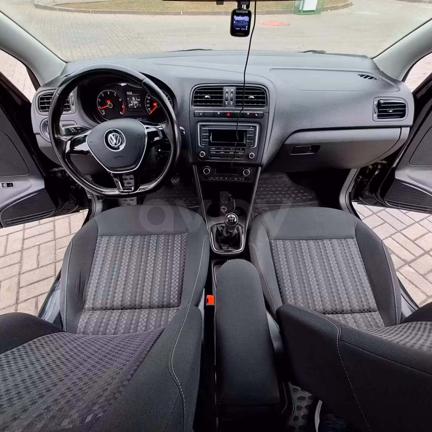 Volkswagen Polo Sedan фото 17