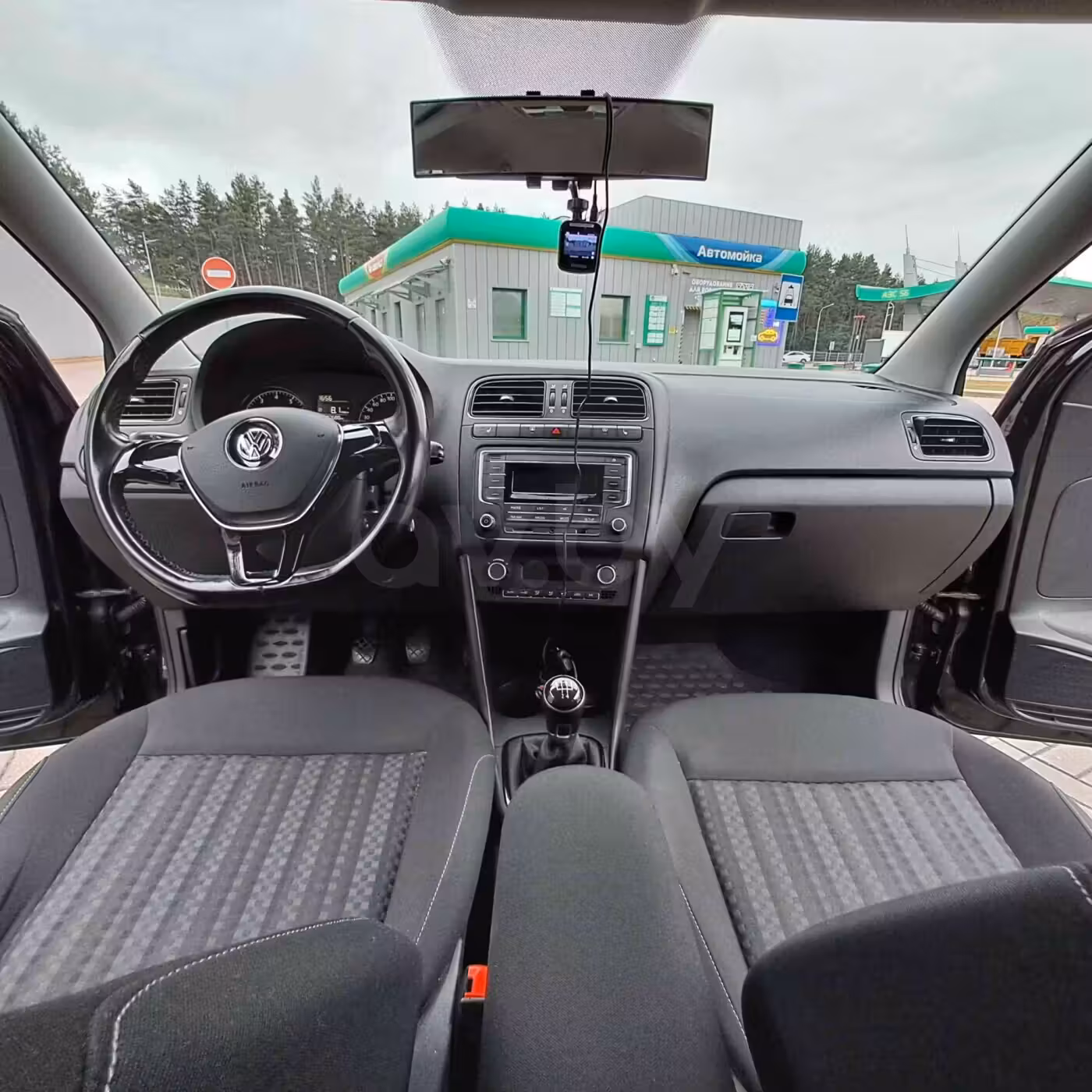 Volkswagen Polo Sedan фото 18