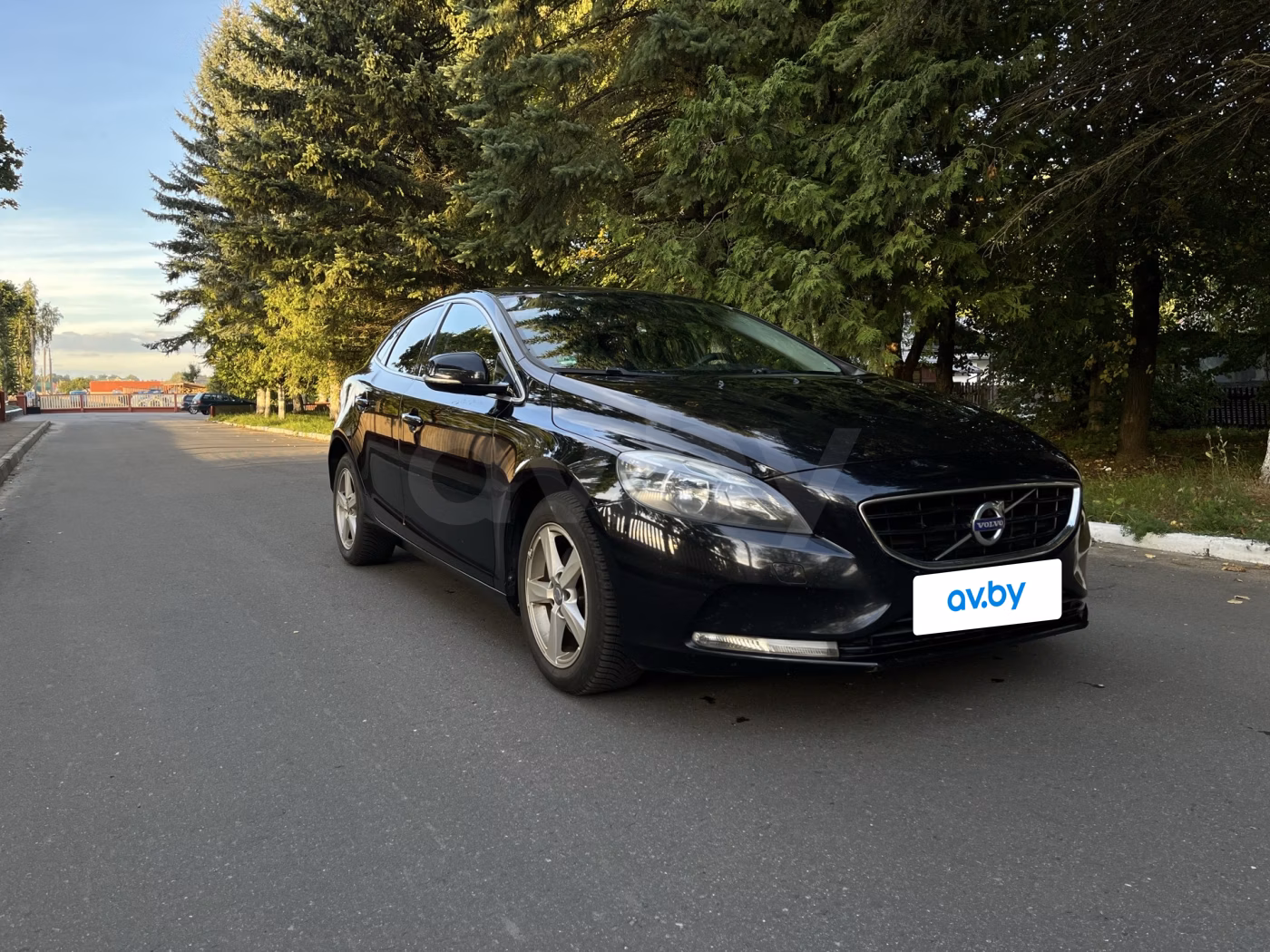 Volvo V40 фото 2