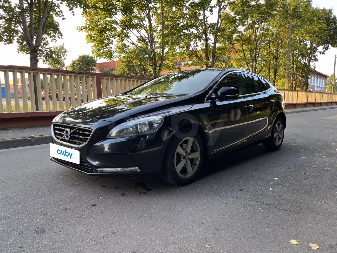 Volvo V40 фото 8