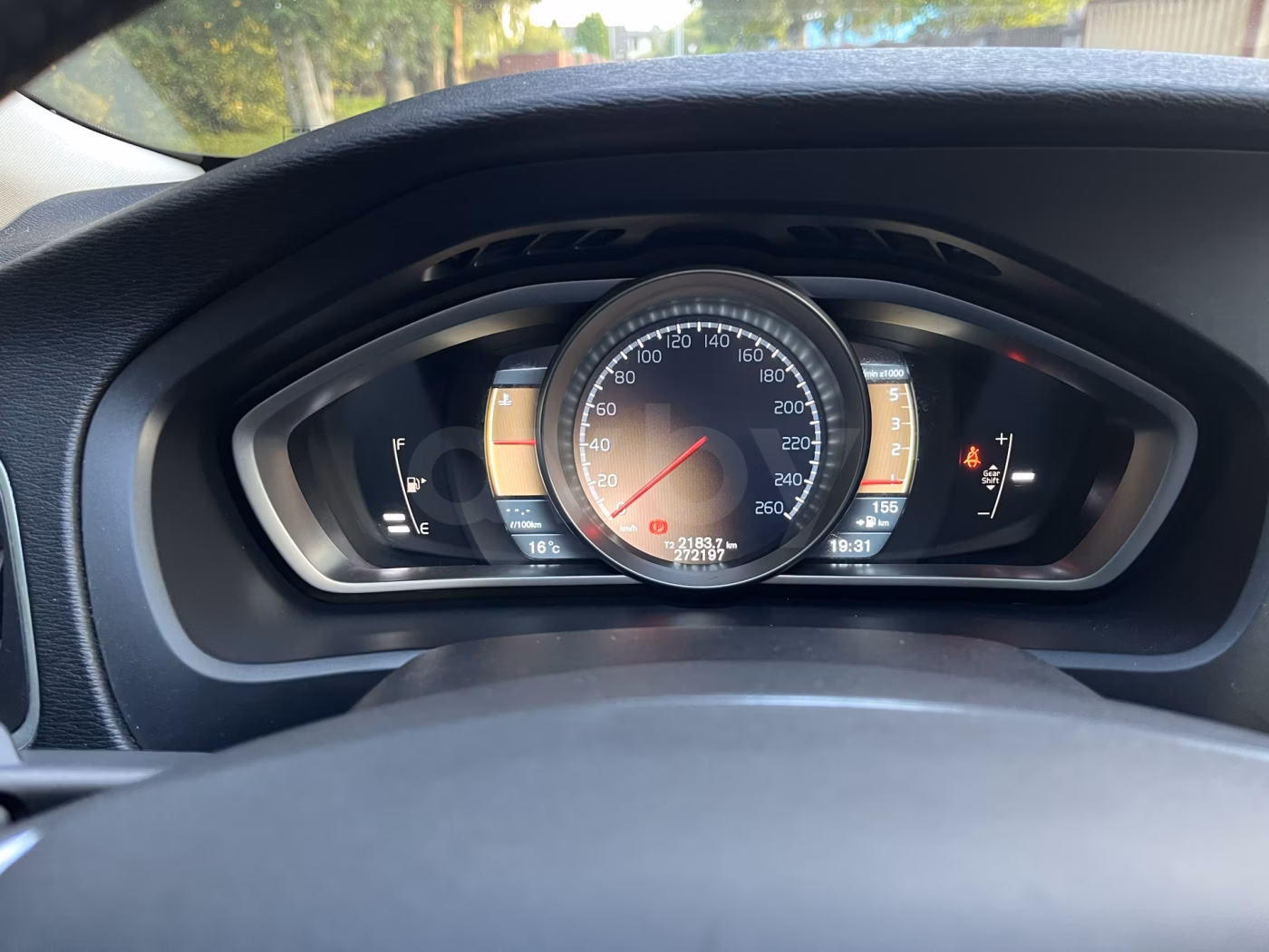 Volvo V40 фото 10