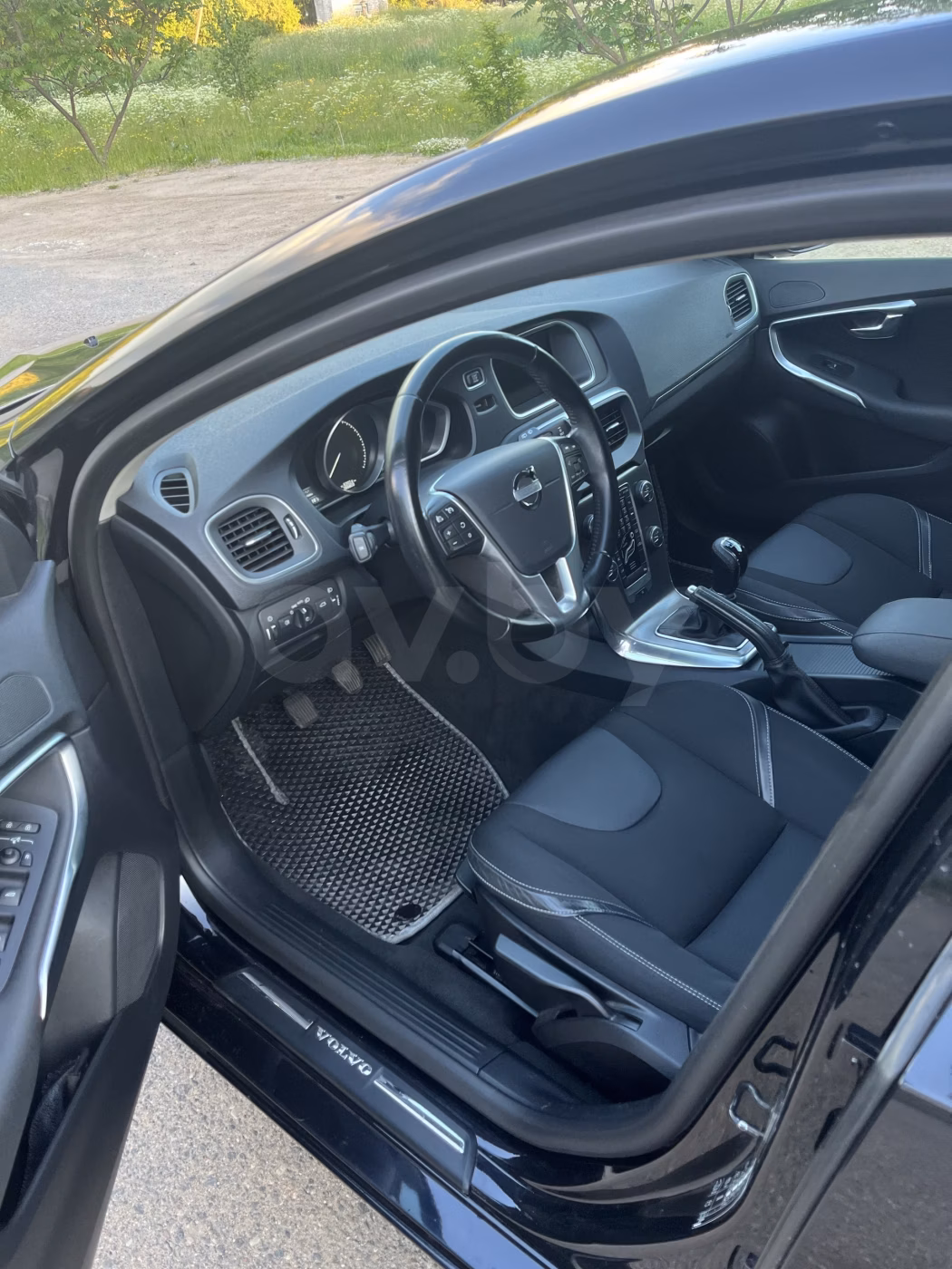 Volvo V40 фото 13
