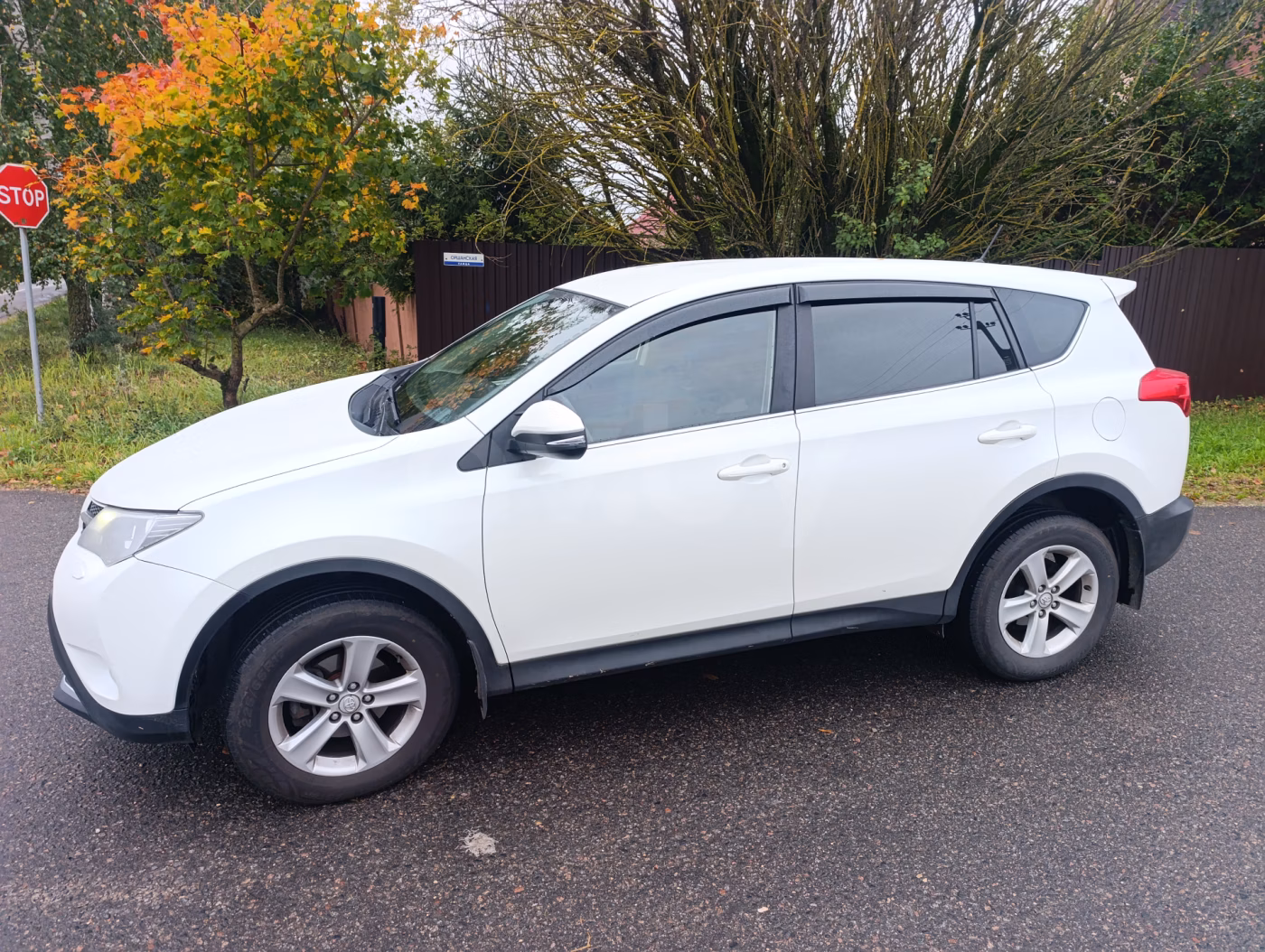 Toyota RAV4 фото 4