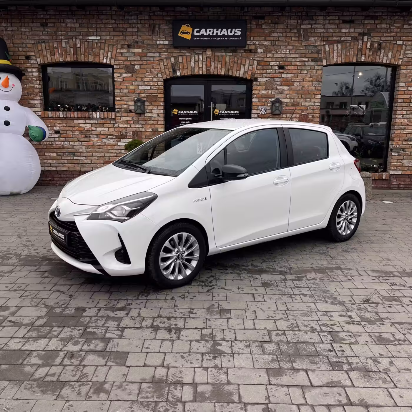 Toyota Yaris фото 3