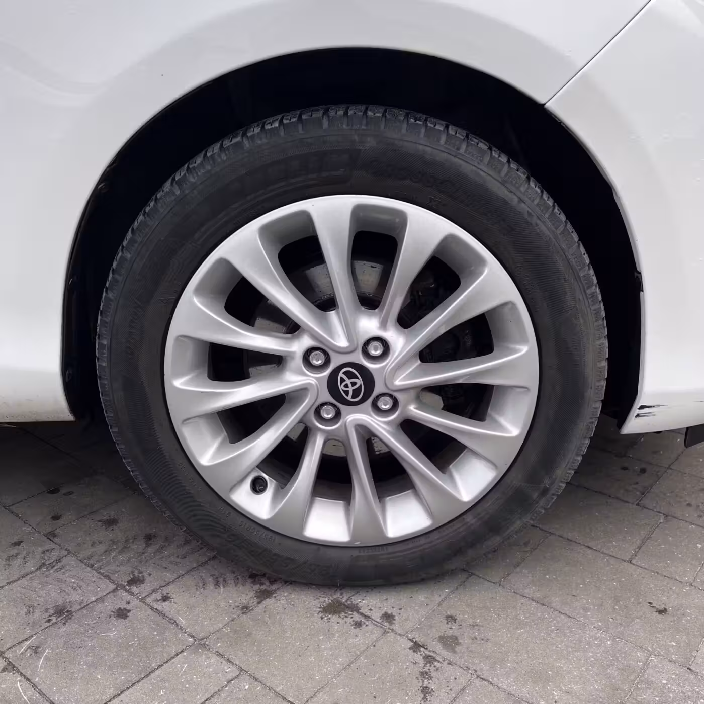 Toyota Yaris фото 7