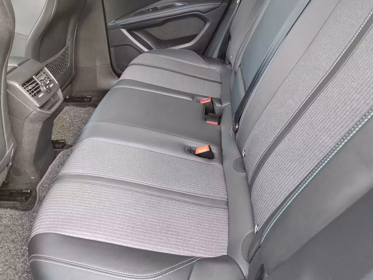 Peugeot 3008 фото 8