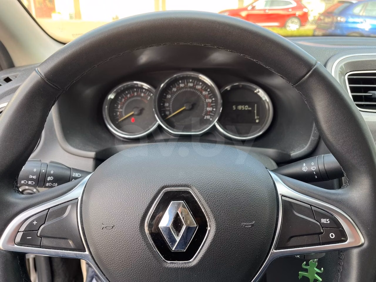 Renault Logan Stepway фото 8