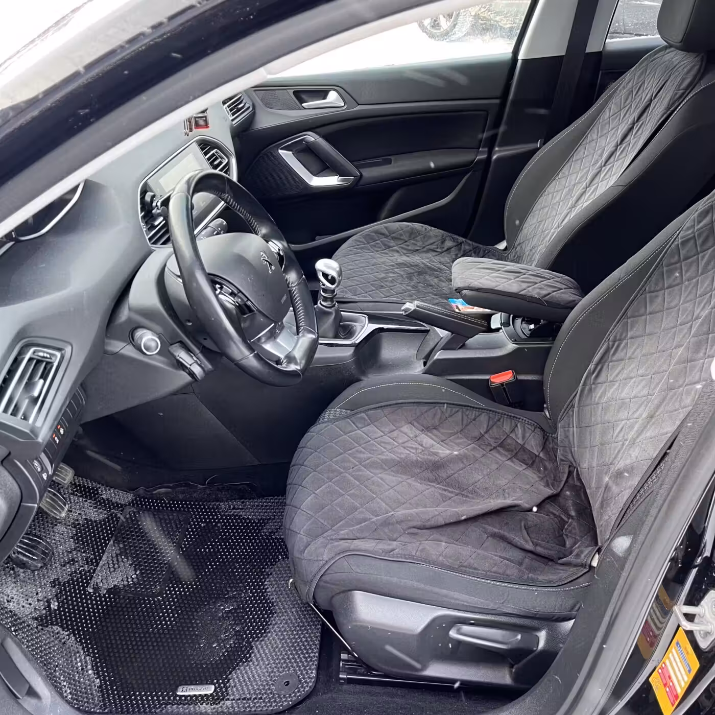 Peugeot 308 фото 10