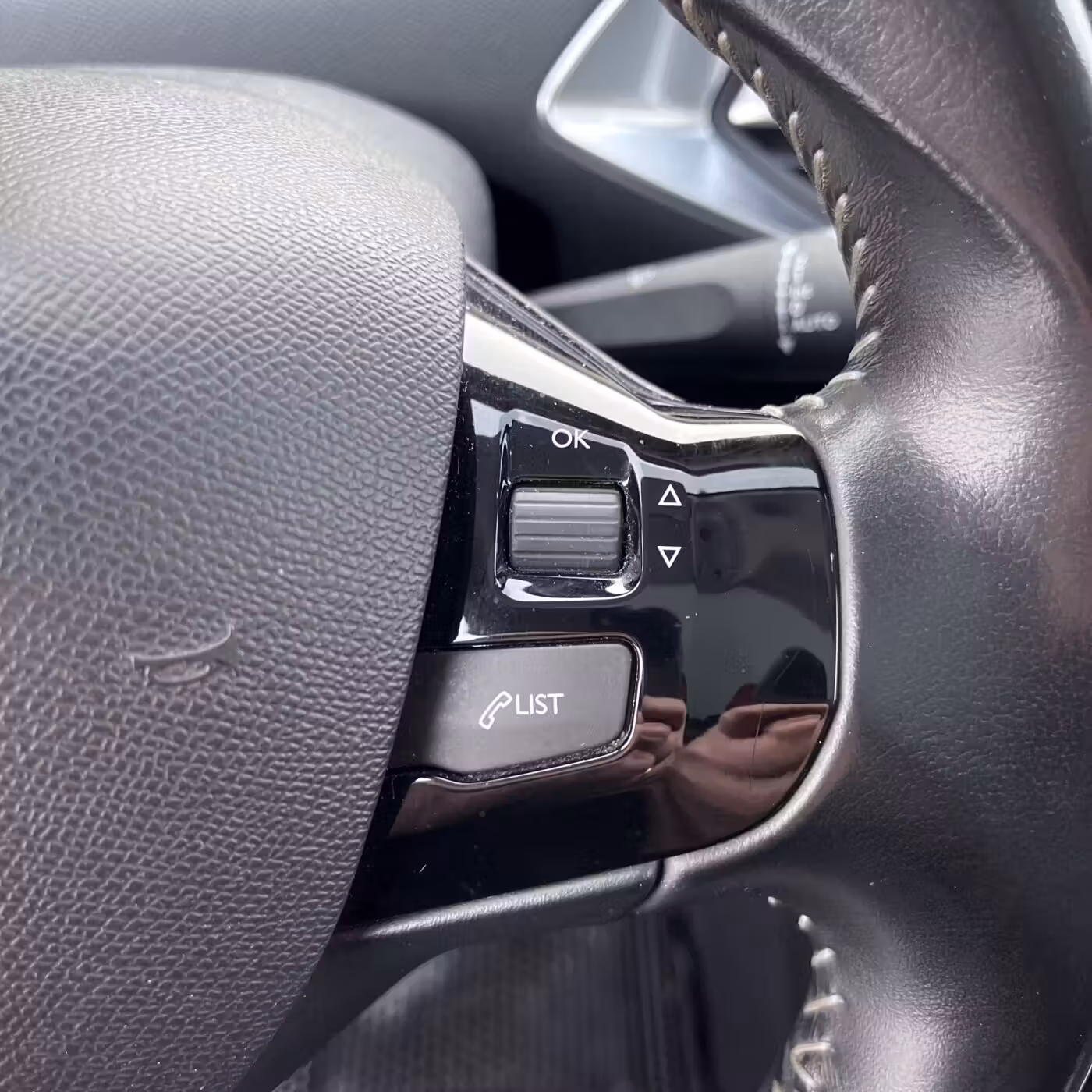 Peugeot 308 фото 12