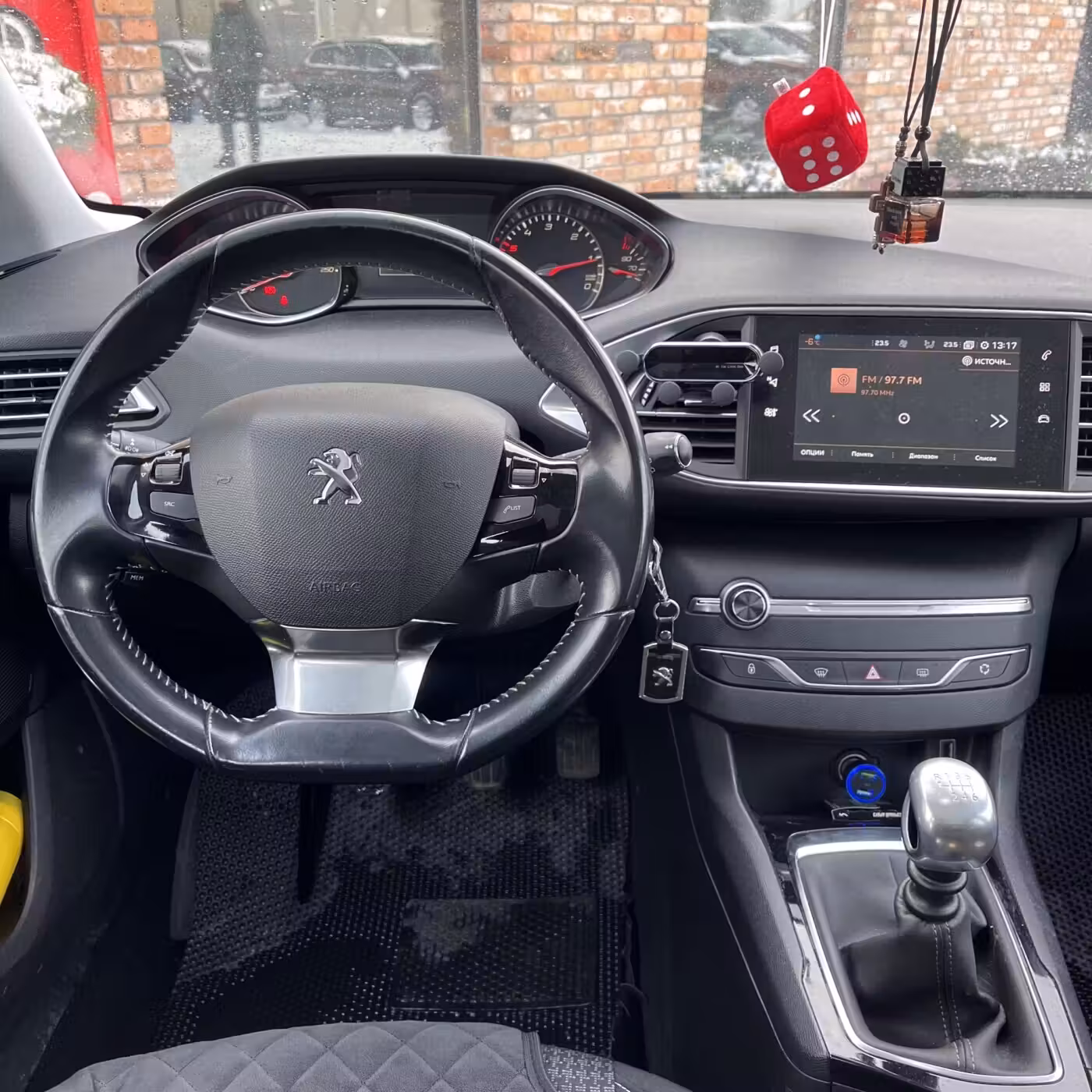 Peugeot 308 фото 17
