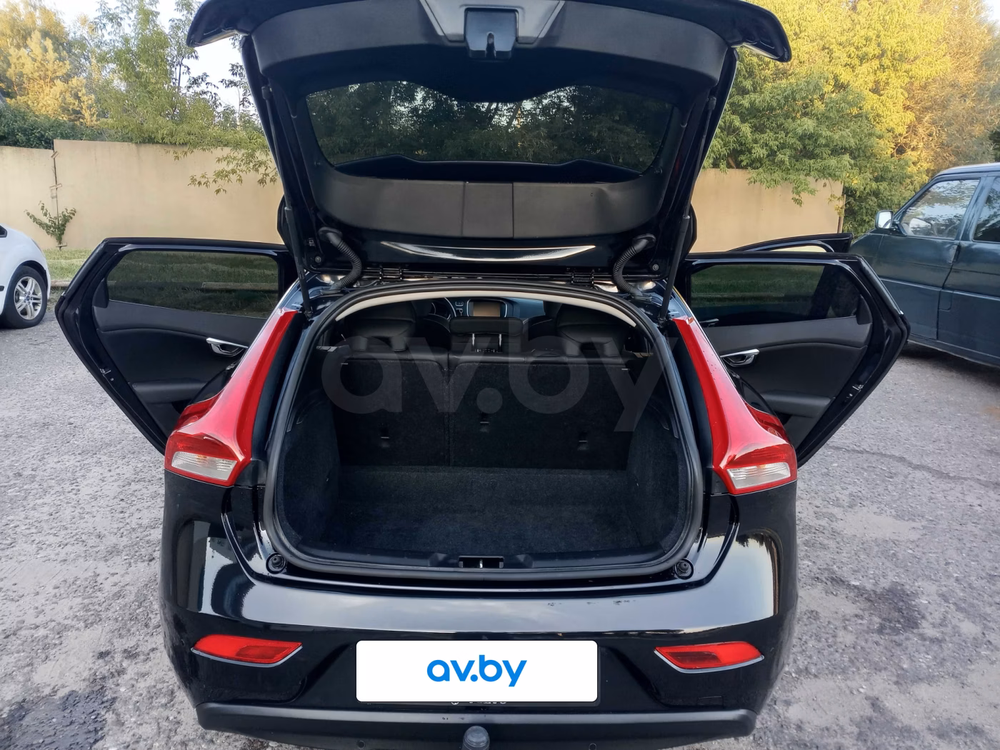 Volvo V40 фото 7