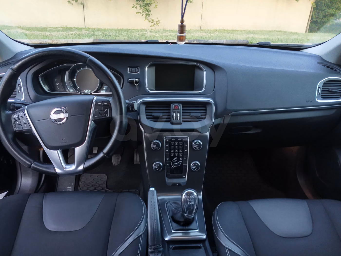 Volvo V40 фото 9