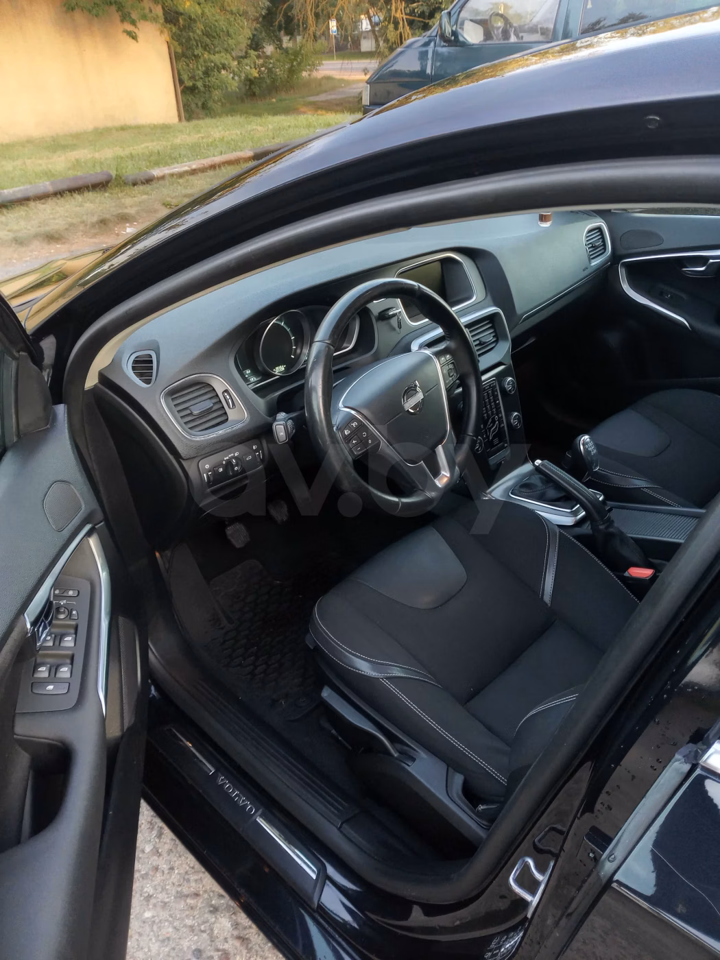 Volvo V40 фото 10