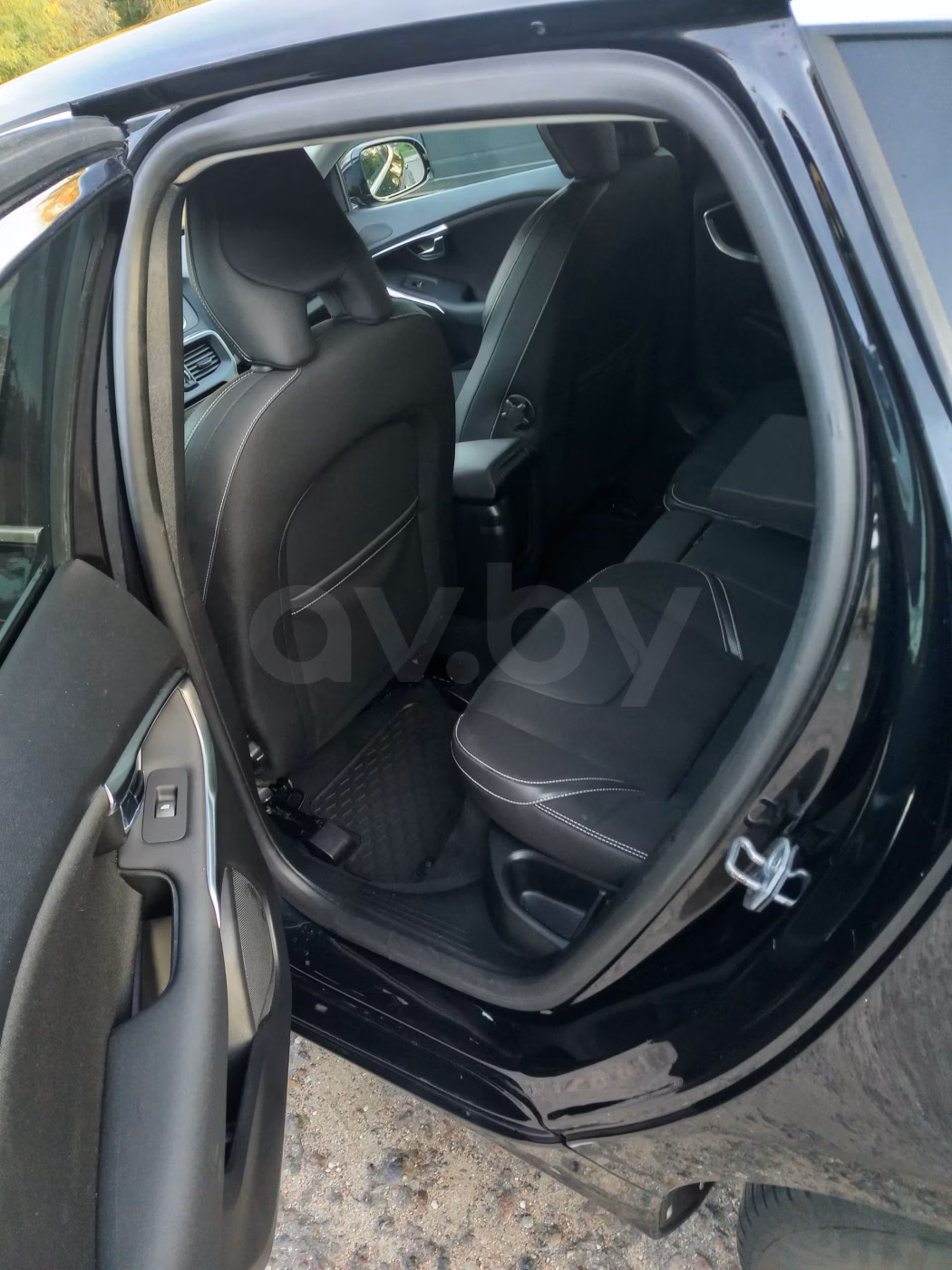 Volvo V40 фото 13
