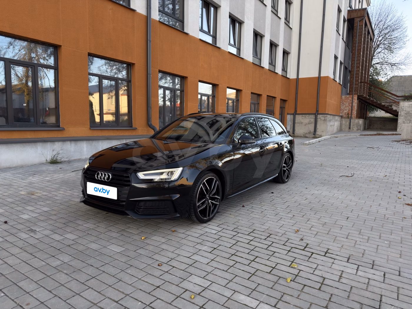 Audi A4 фото 2
