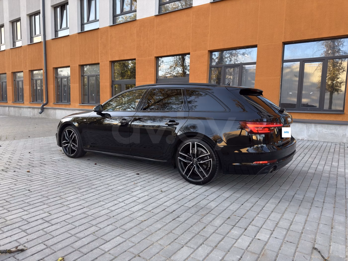 Audi A4 фото 3